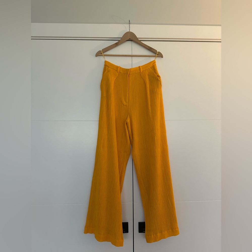 Gabriela Hearst Thomazia wide-leg yellow pants with belt. Size 40.